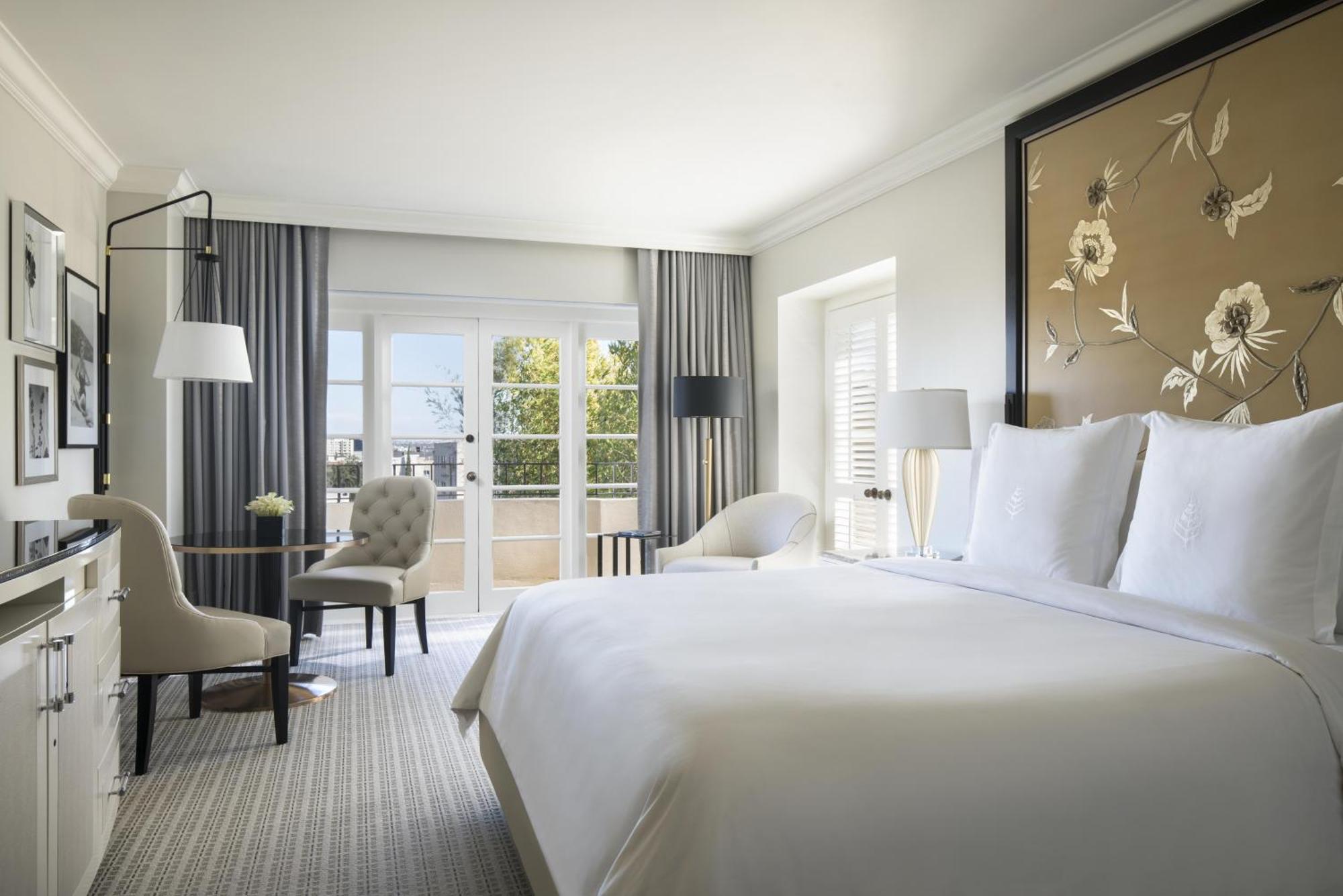 Quarto Superior com Cama King-size e Varanda