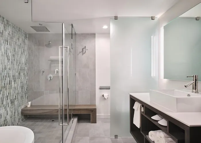 Jacuzzi hotel: Sunset Marquis Hotel