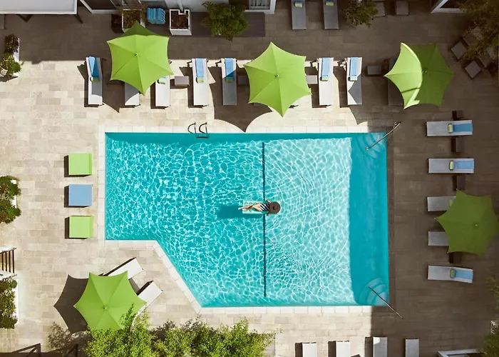 Jacuzzi hotel: Sunset Marquis Hotel